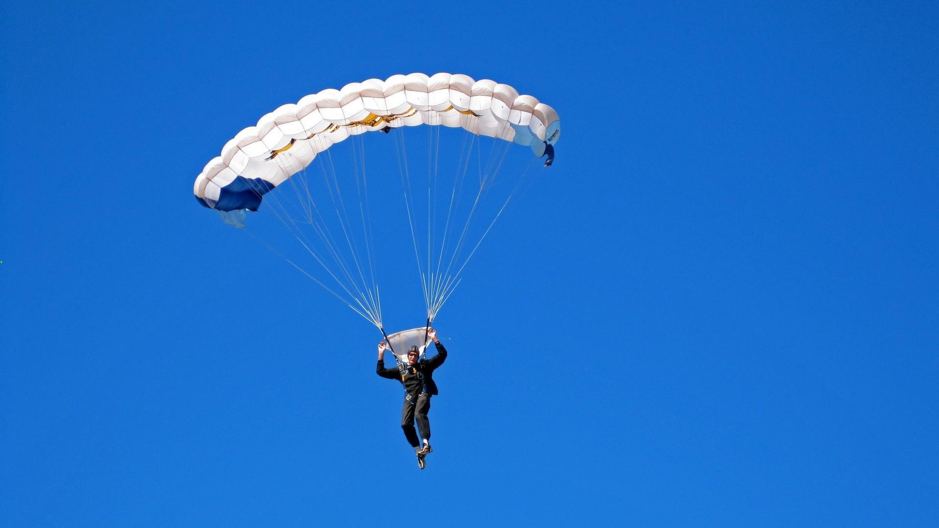 国乒包揽世界杯双冠 马龙孙颖莎分获男女单打金牌