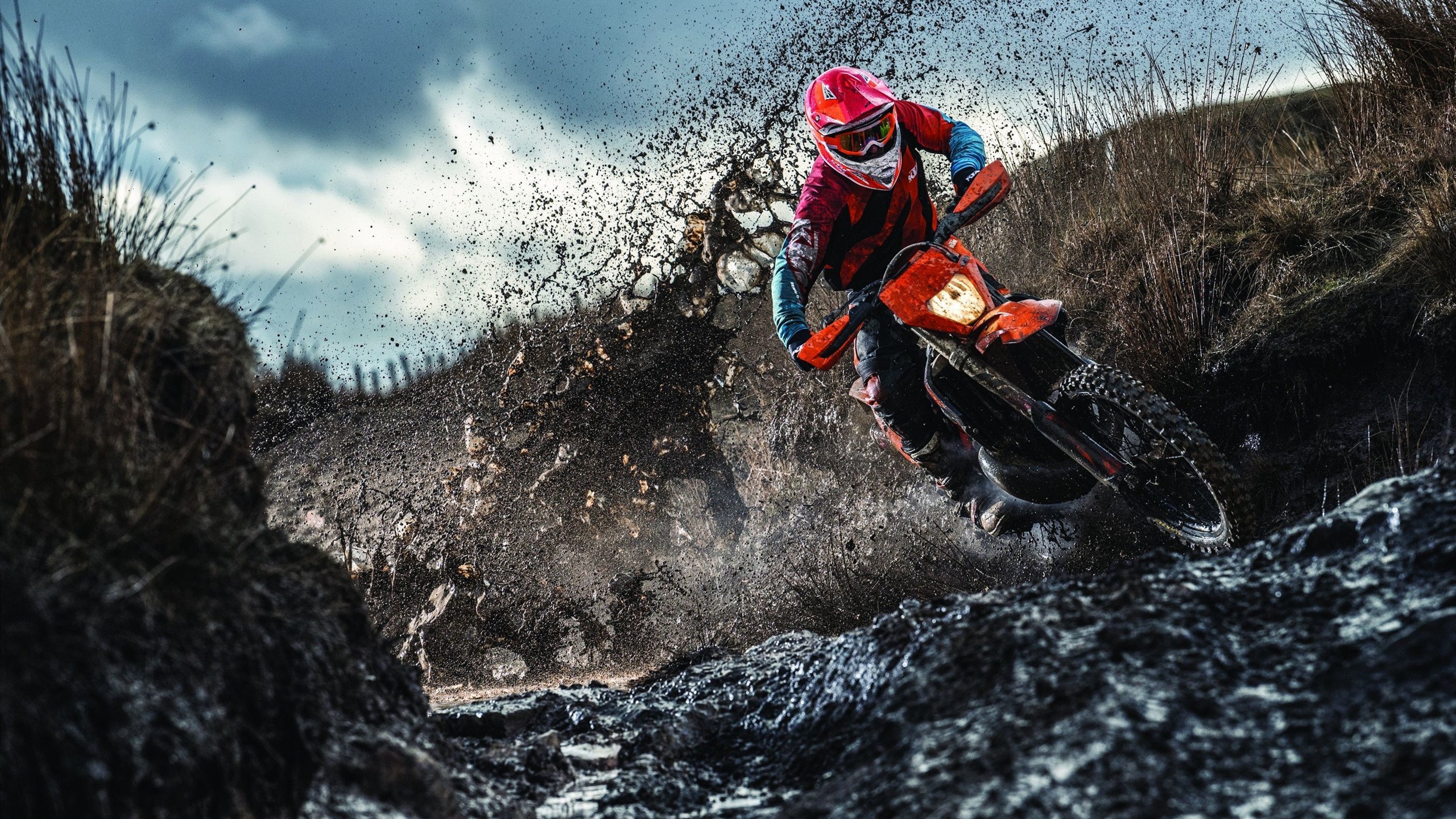 欧洲足坛转会市场风云再起，豪门争夺战与新兴势力崛起