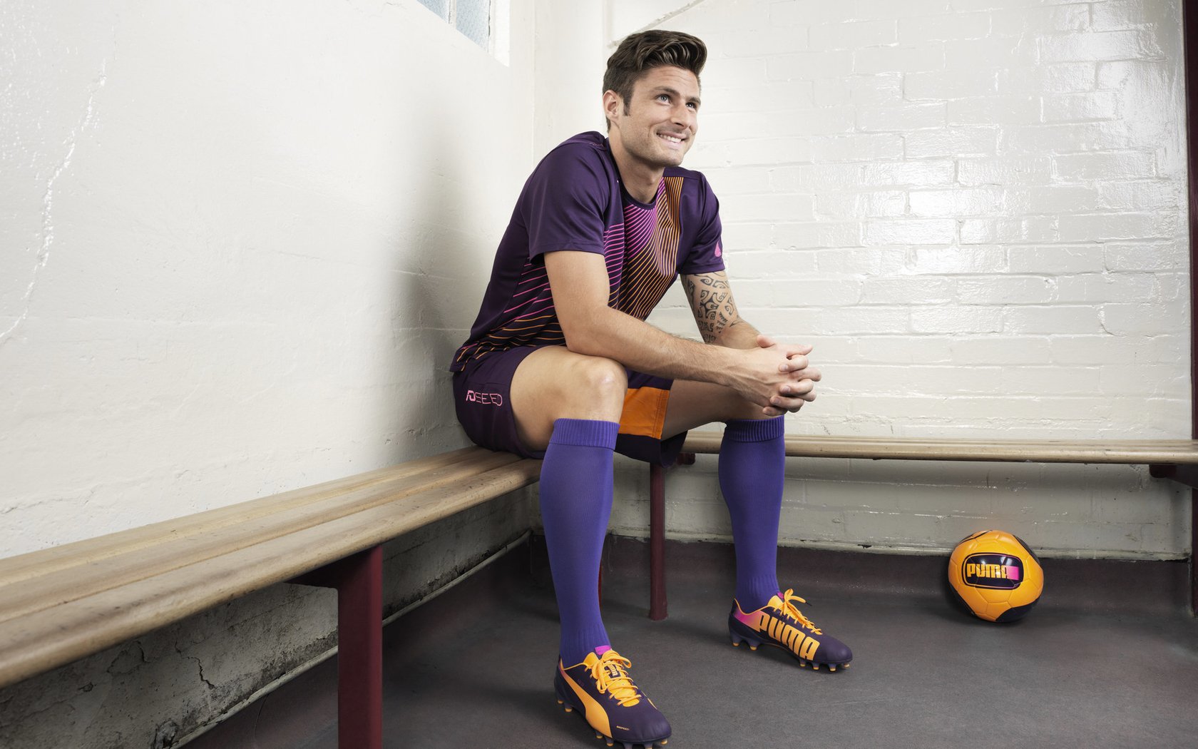 温网2024，阿尔卡拉斯卫冕成功，斯瓦泰克首夺草地大满贯